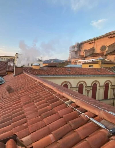 Dettaglio della linea vita livith 09 usata dalla Protetto-sm per installazioni e per lavori in quota